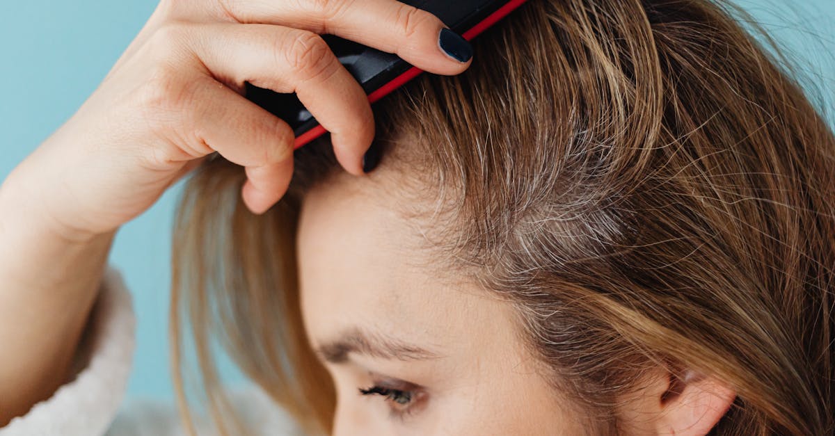 Pourquoi ai-je trop de sébum sur mon cuir chevelu ?