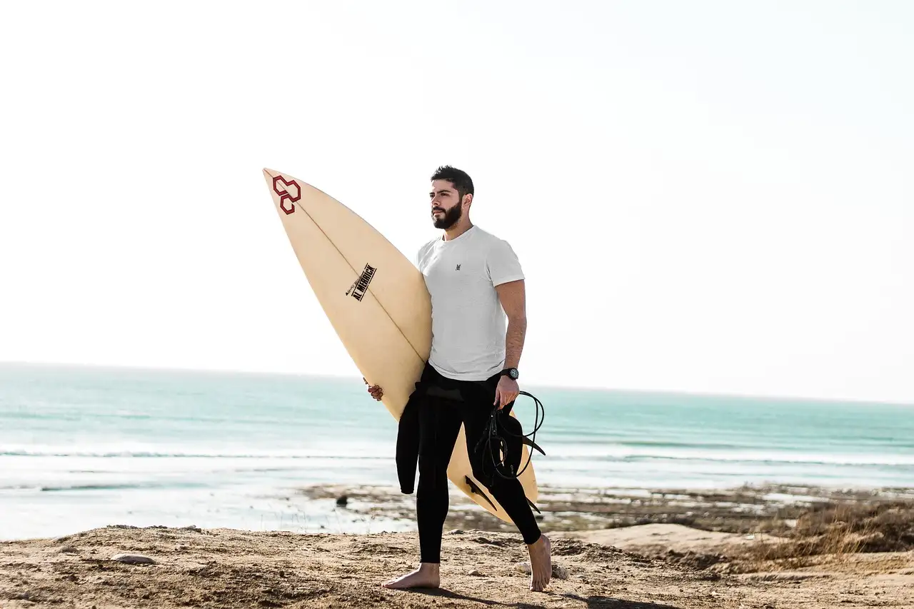 Pourquoi les plages de Santa Teresa attirent-elles les surfeurs ?
