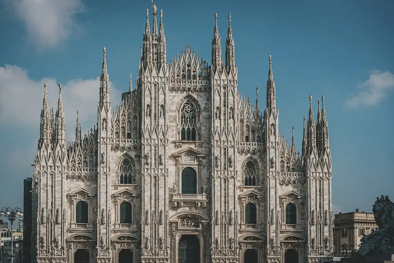 Quelle ville italienne a influencé l'architecture gothique ?