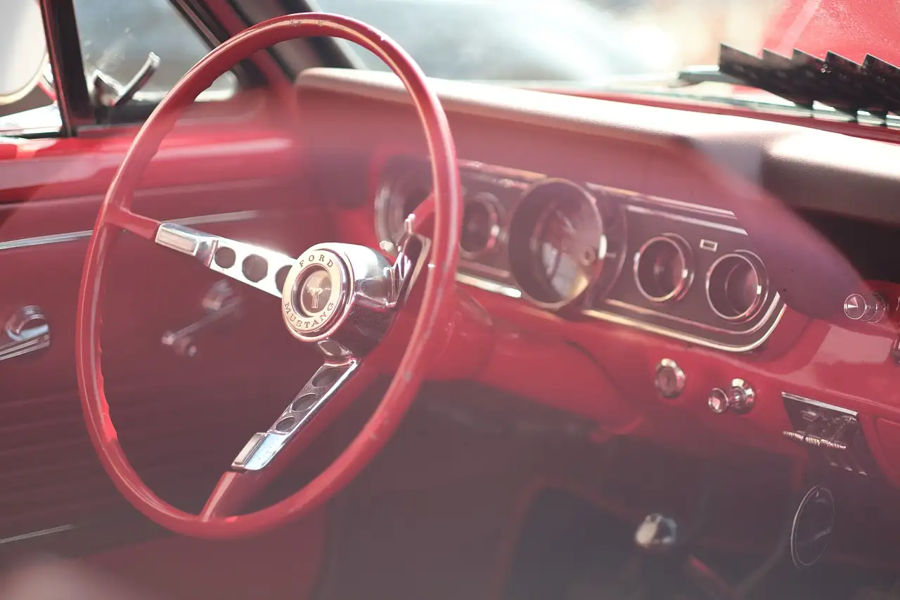 Quand la première Ford Mustang a-t-elle été construite ?