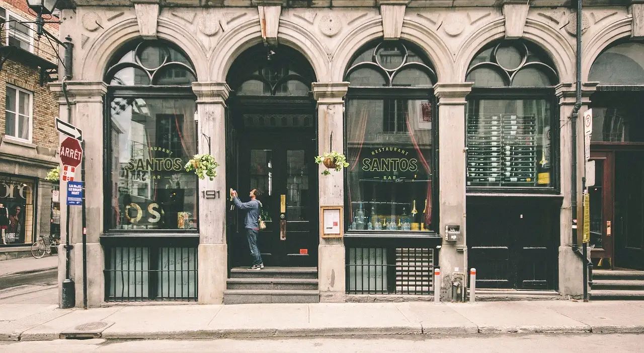 Quelle ville canadienne allie culture francophone et modernité ?