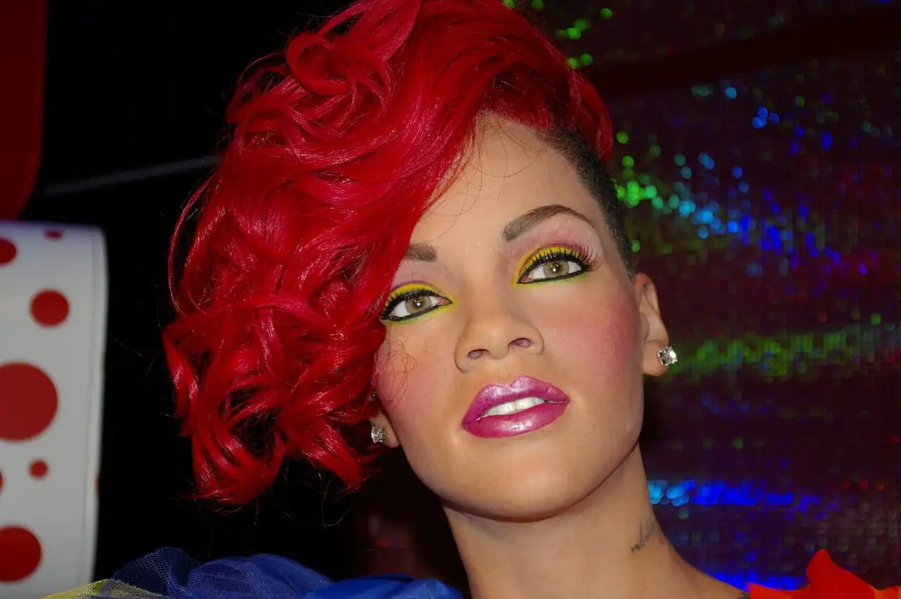 Qui interprète Don't Stop the Music : Rihanna ou un autre ?