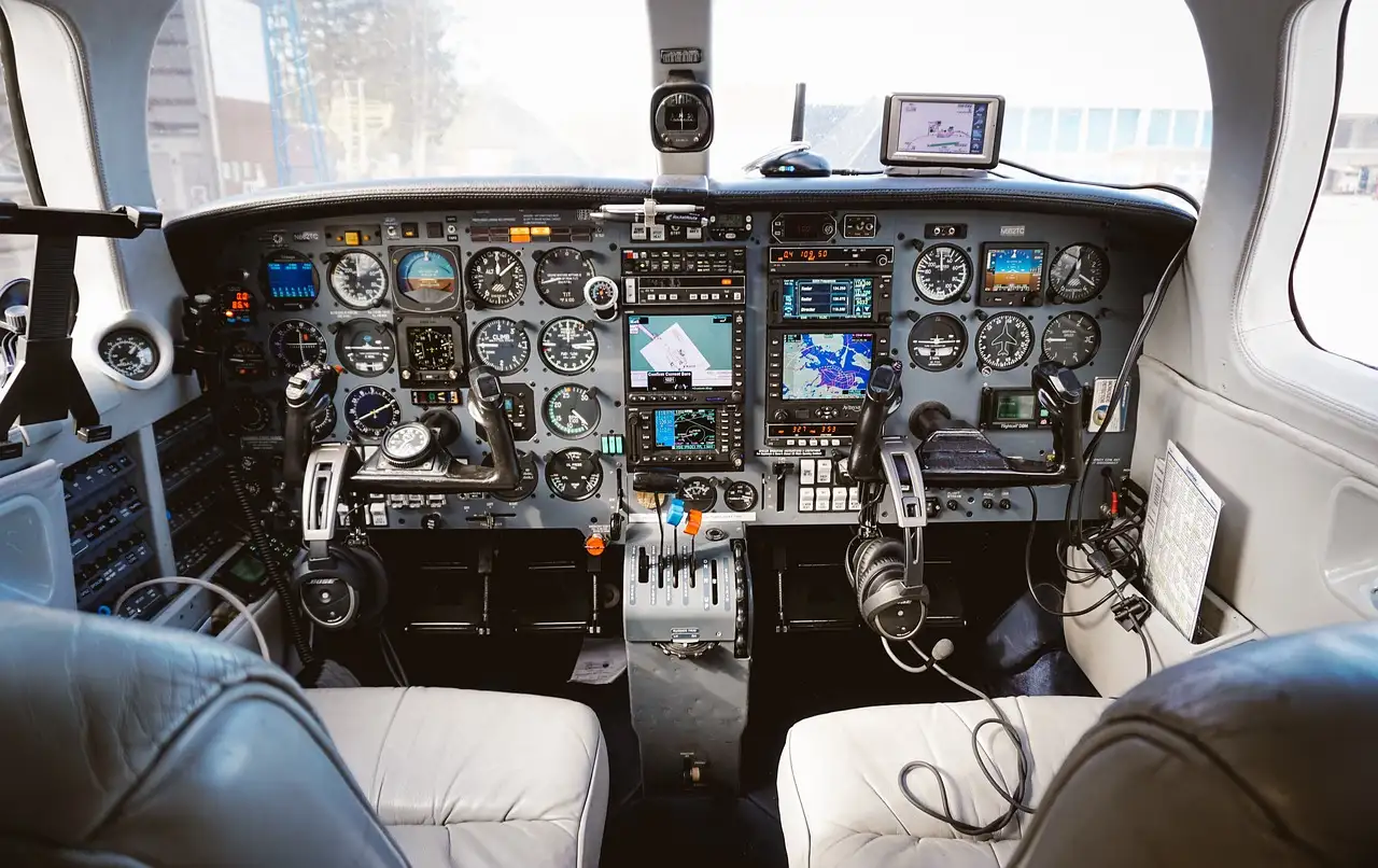 Pourquoi les systèmes d'oxygène sont-ils cruciaux dans les avions ?