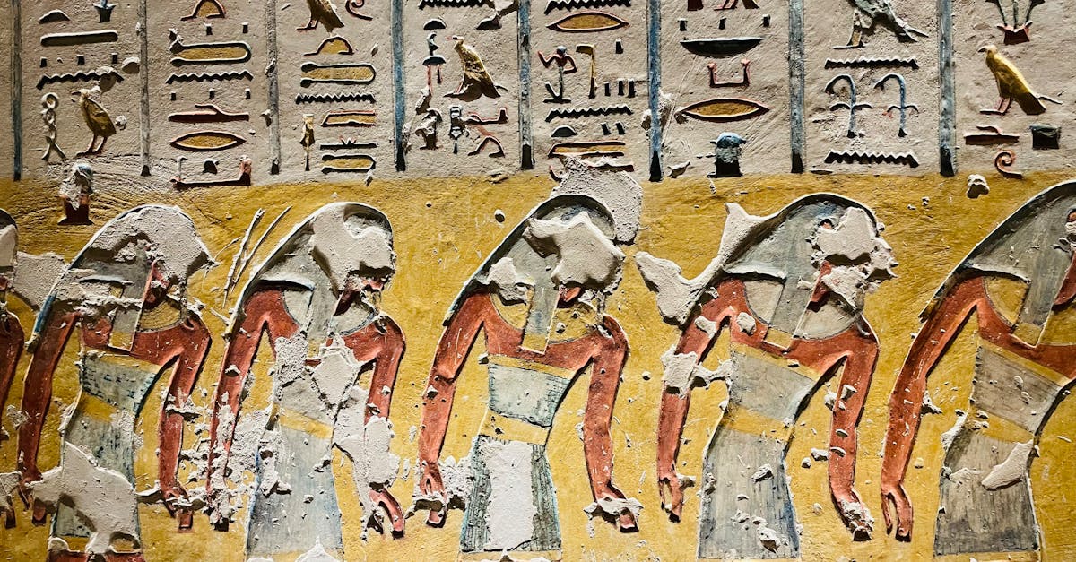 Que signifient les hiéroglyphes pour un oiseau serein ?