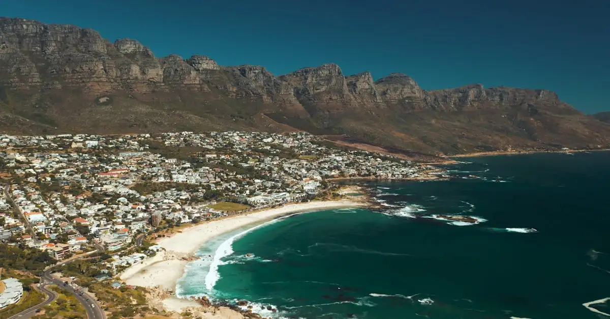 Quelle ville d'Afrique du Sud abrite la Montagne de la Table ?