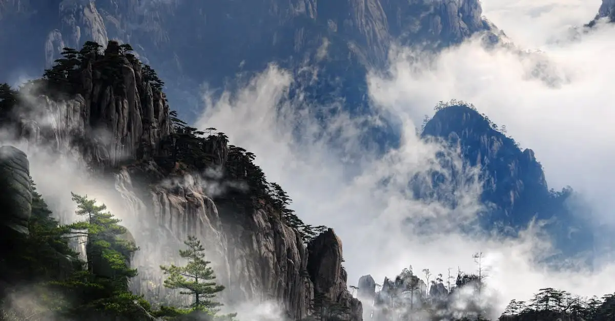 Quels sentiers explorer dans les montagnes de Huangshan ?