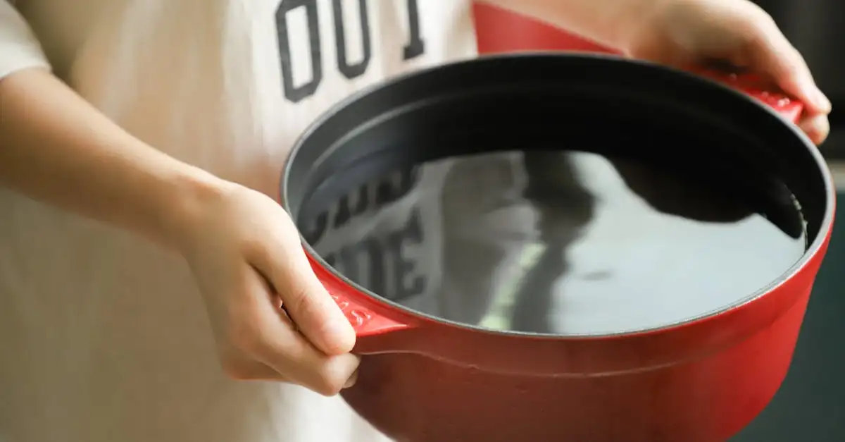 Pourquoi l'huile flotte-t-elle sur l'eau en cuisant le riz ?