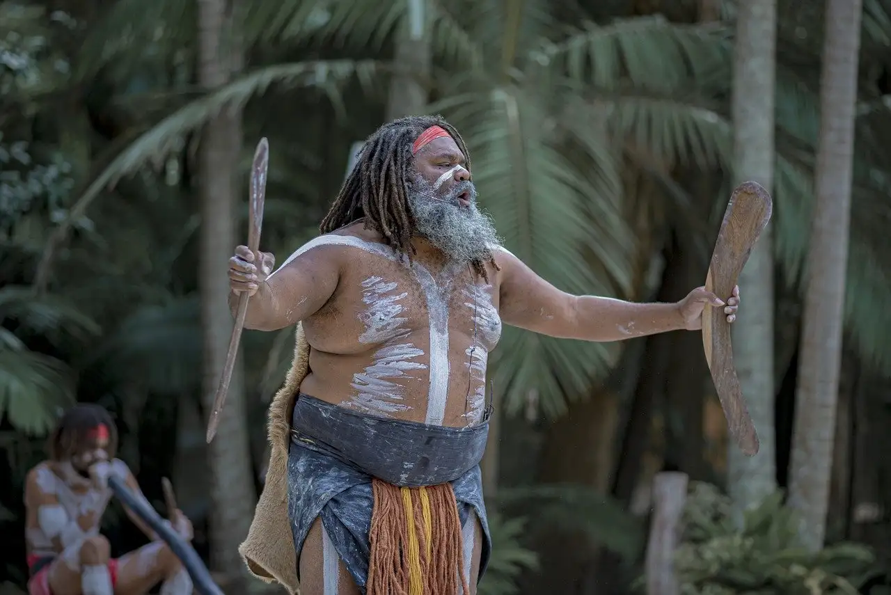 Quelle région abrite les célèbres peintures rupestres aborigènes ?