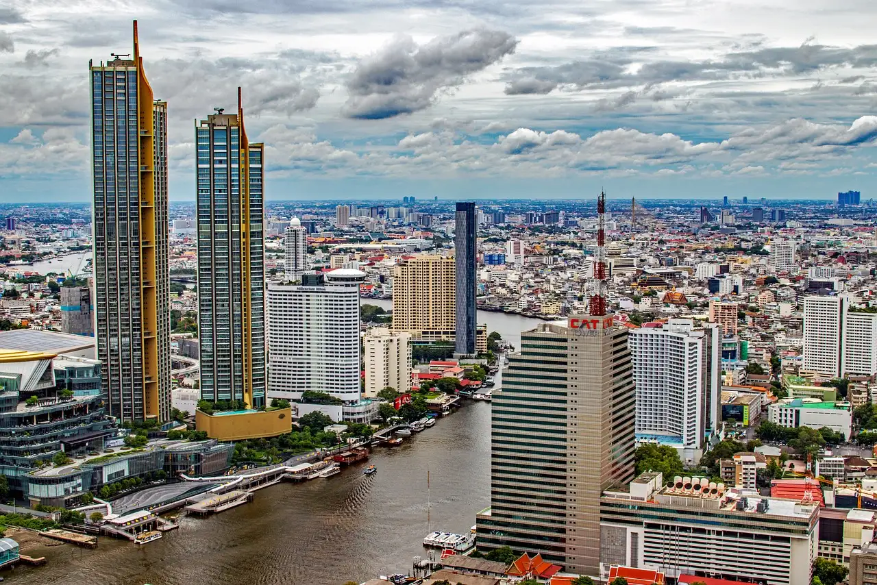 Quelle rivière traverse Bangkok, le Chao Phraya ?