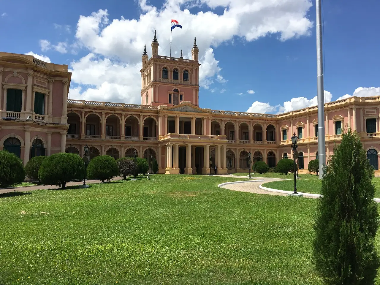 Quels sont les plus beaux musées et bâtiments historiques au Paraguay ?