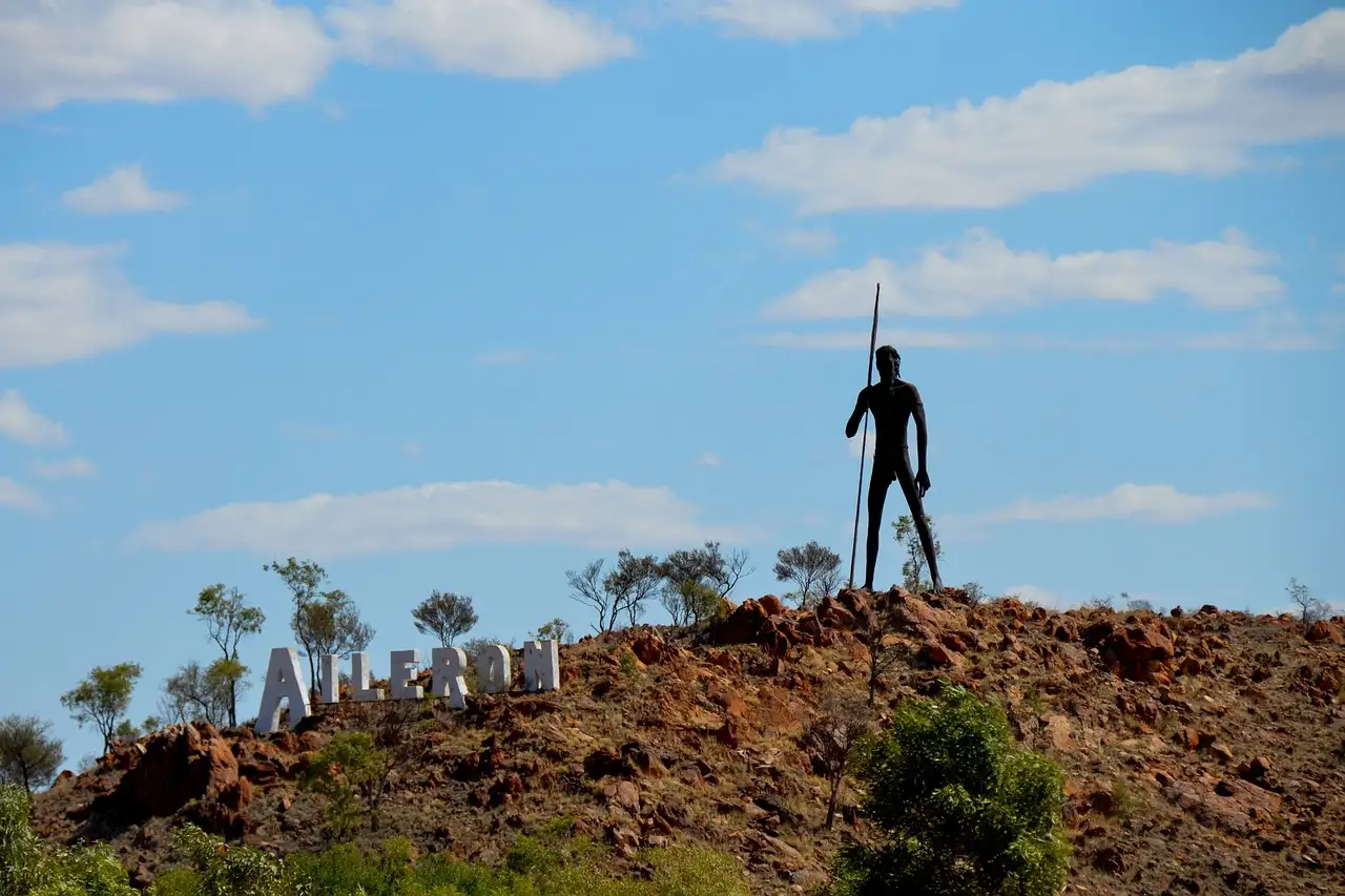 Qui est l'homme aborigène du lancer de javelot historique ?