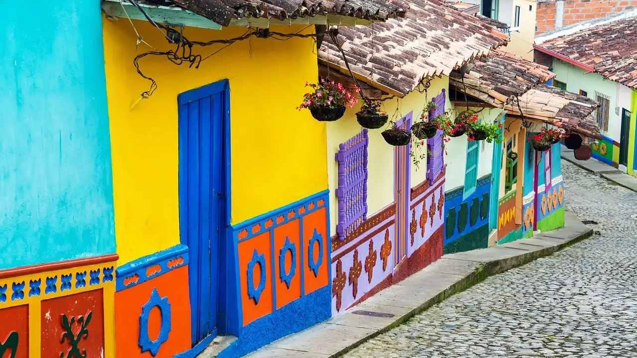 Quelle est la ville de l'éternel printemps en Colombie ?