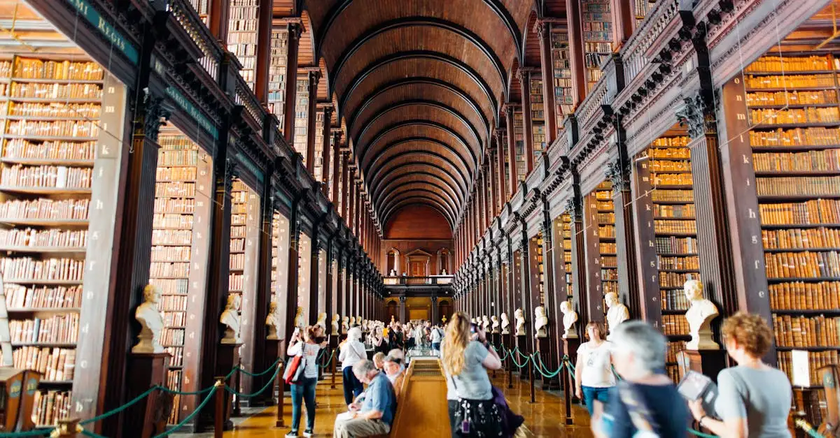 Quelle ville d'Irlande est célèbre pour ses pubs et sa littérature ?