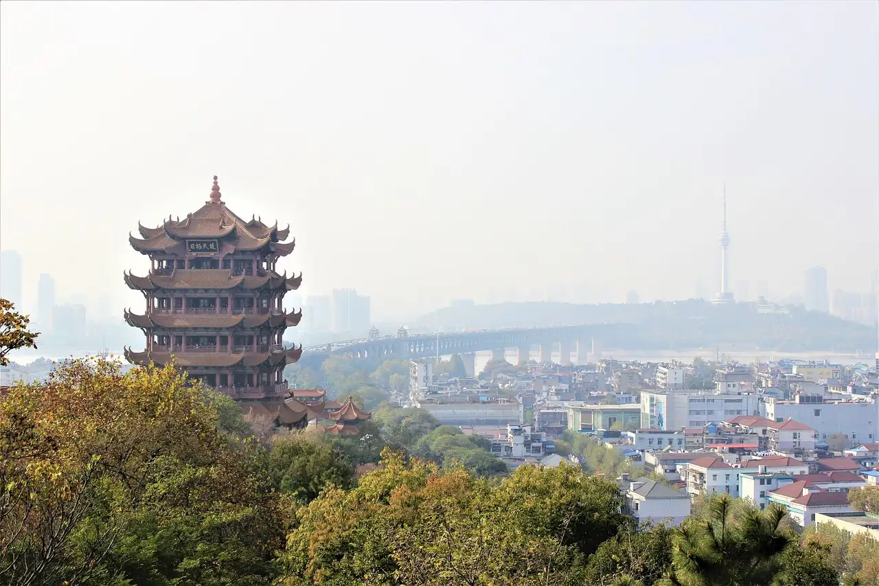 Le Centre de Wuhan est-il vraiment à Wuhan, Chine ?