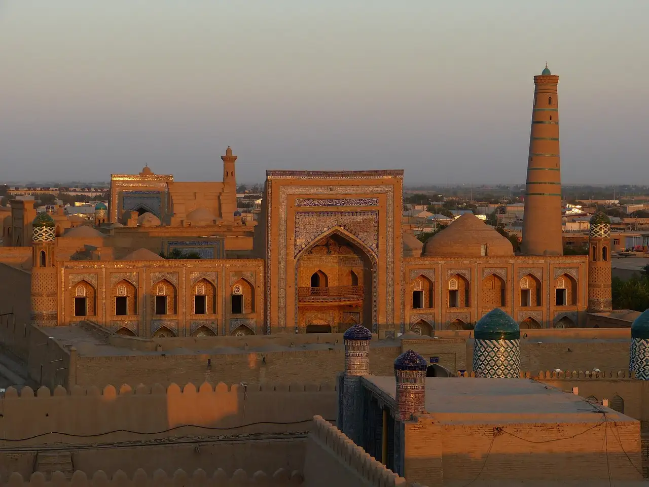 Où se situe la vieille ville de Khiva en Ouzbékistan ?