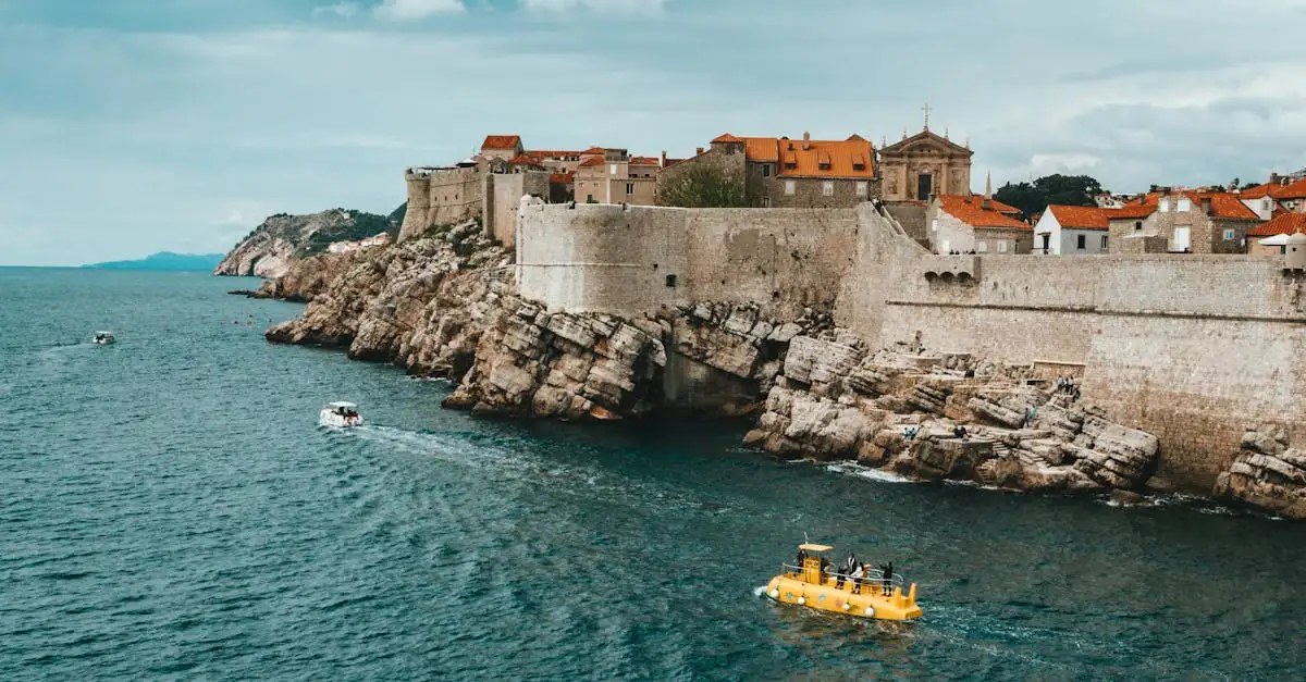 Quelle ville abrite les remparts historiques de Dubrovnik ?