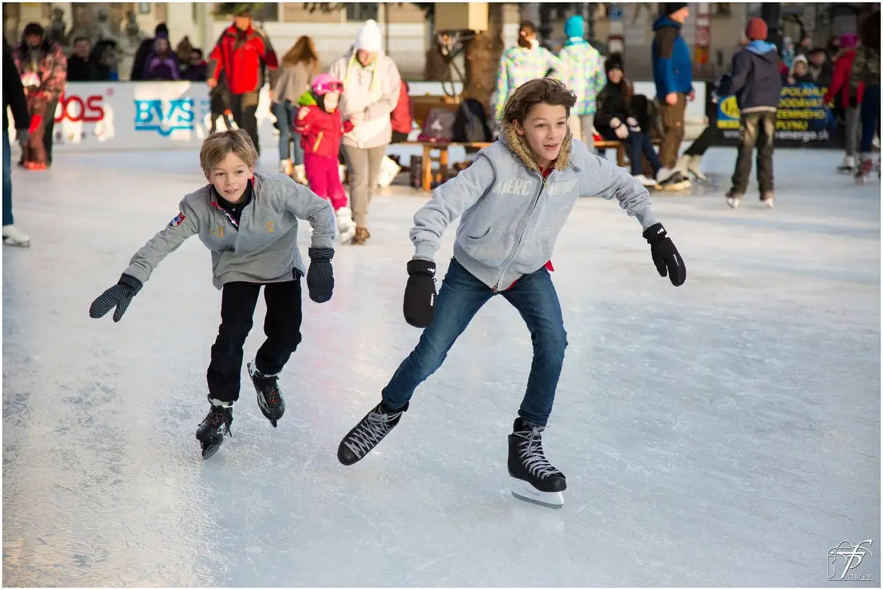 Comment les patineurs maîtrisent-ils les virages ?