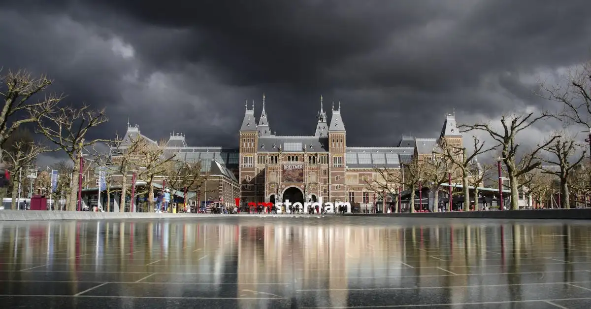 Quel est le musée le plus célèbre à visiter à Amsterdam ?