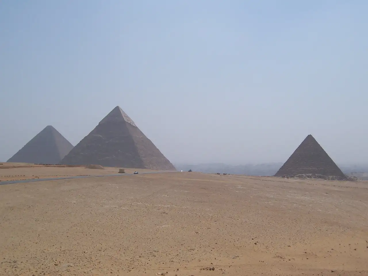 Quel rôle les pharaons jouaient-ils face aux invasions étrangères ?