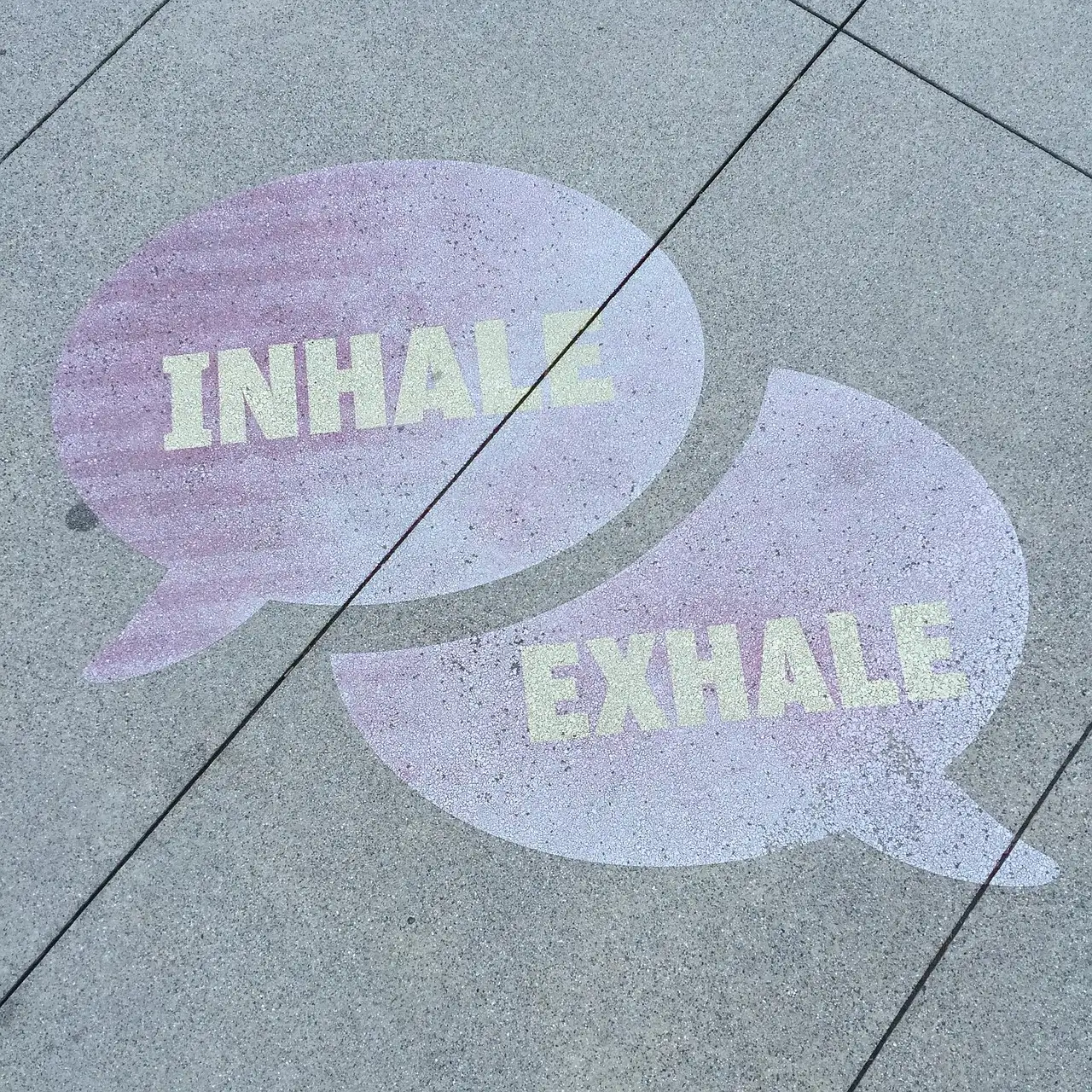 Comment utiliser un inhalateur avec une chambre d'inhalation ?