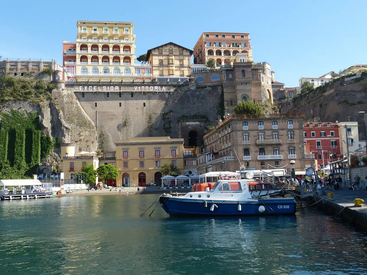 Combien de temps dure le vol Amsterdam-Sorrento ?