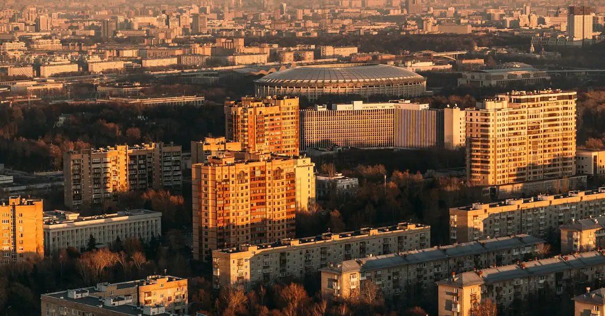 Où est situé le célèbre stade Loujniki à Moscou ?