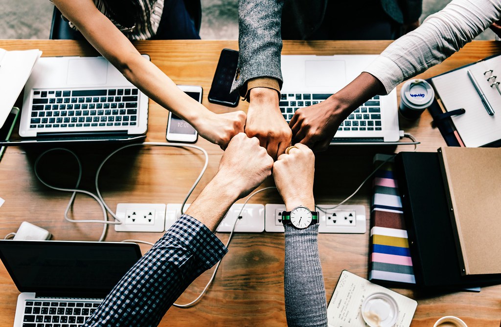 Guide Taskade AI : gestion de projets avec l'IA