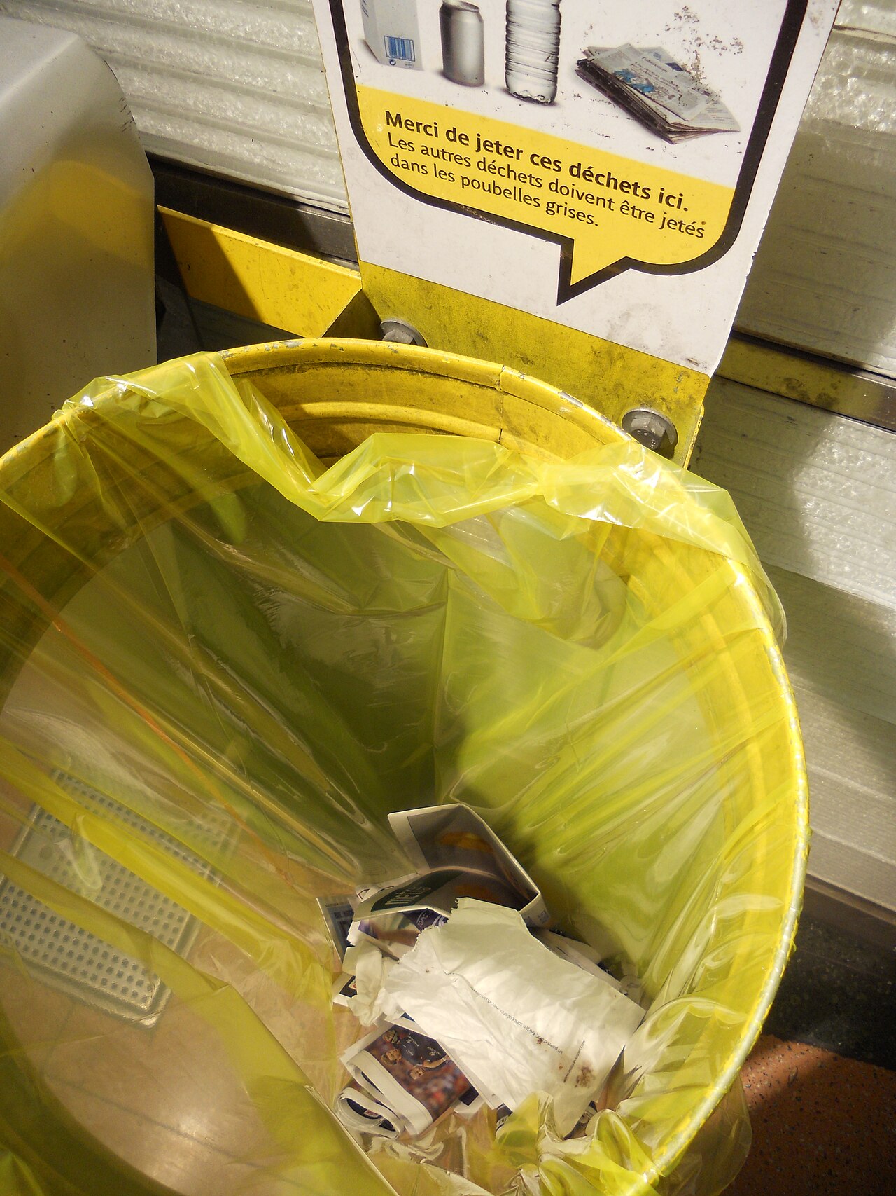 Recyclage et tri sélectif en France 2026 : nouvelles règles, bac jaune et erreurs à éviter