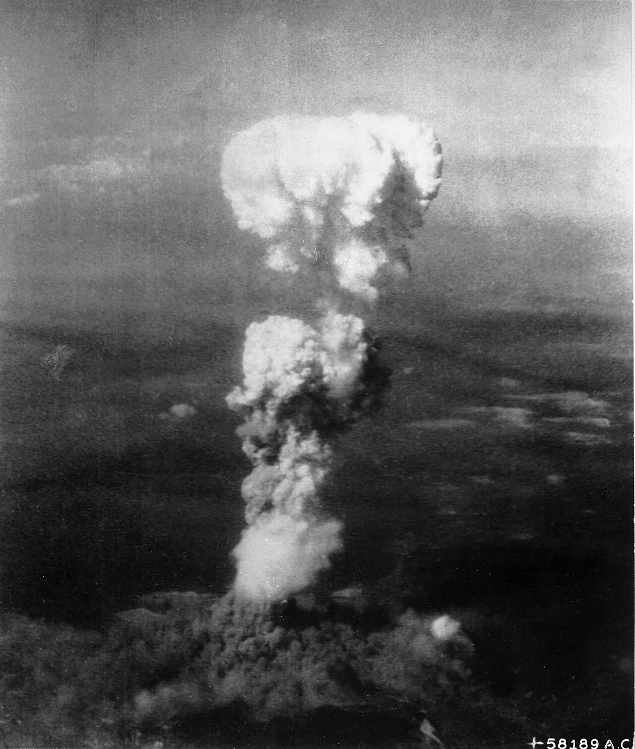 Conséquences des bombes atomiques au Japon (1945)